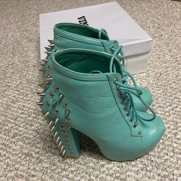 Women’s Vintage Francheska Leatherette Spike Lace Up Bootie Tiffany blue colour - Picture 2 of 6